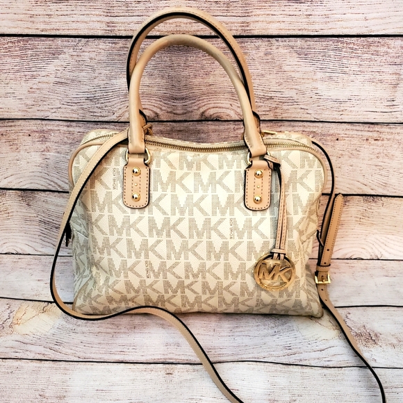 Michael Kors  Large Signature MK Satchel - Picture 1 of 12